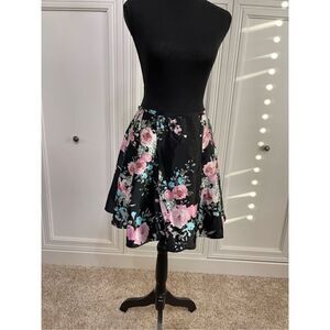 David's Bridal Women's Black Floral Satin A-Line Mini Skirt Size 9 NWT